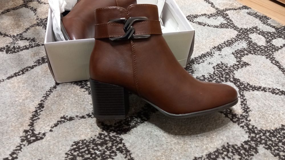 Botki damskie na słupku