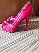 Przepiękne buty różowe