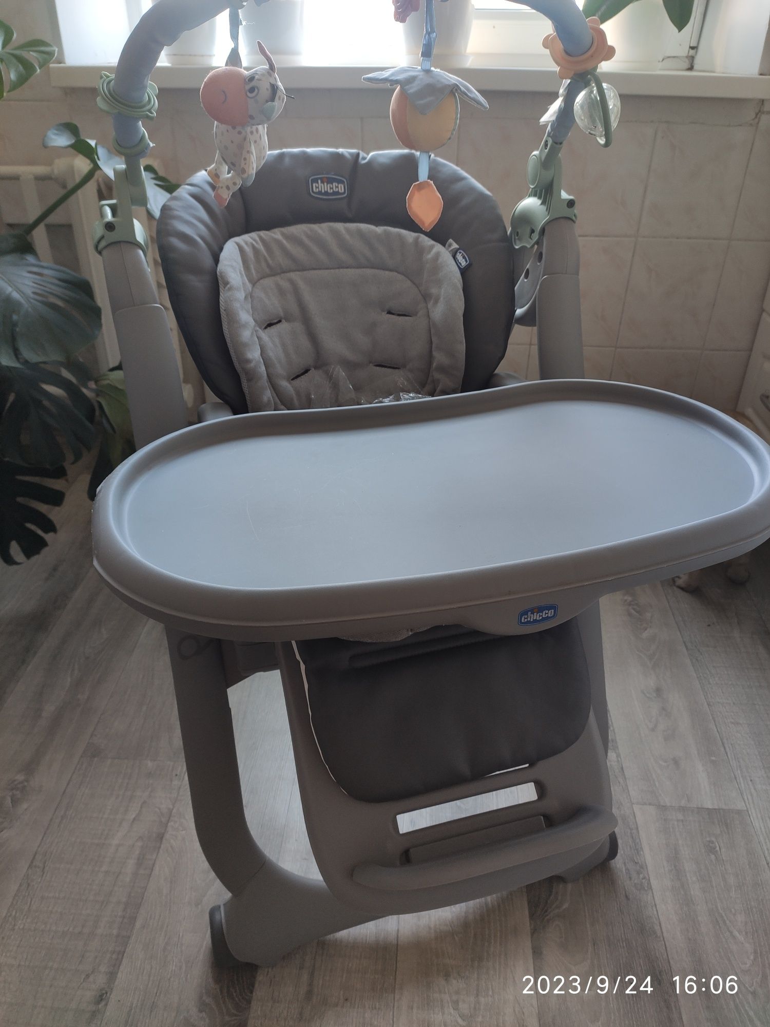 Стульчик для кормления Polly Magic Relax от Chicco