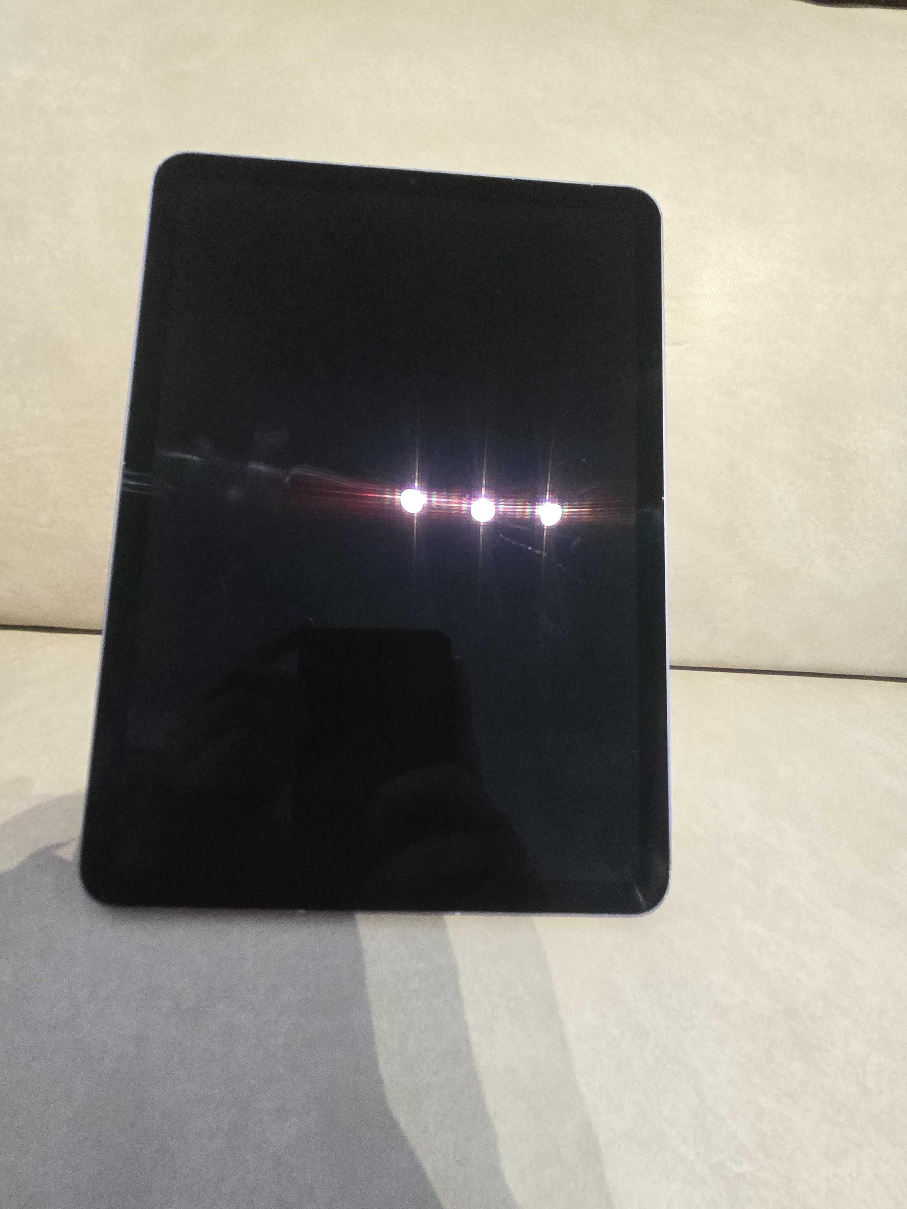 Apple Ipad Air (5. Generacji) A2589, 64GB, 8GB RAM, WIFI+CELLULAR, sim