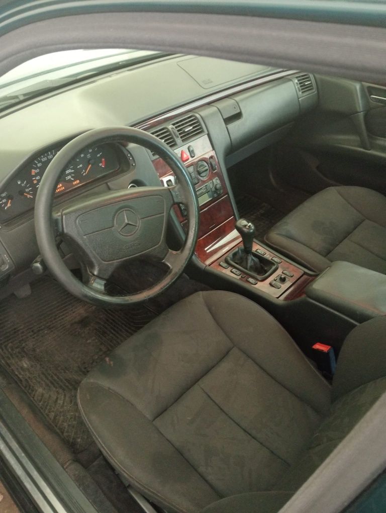 Mercedes Klasa E W210