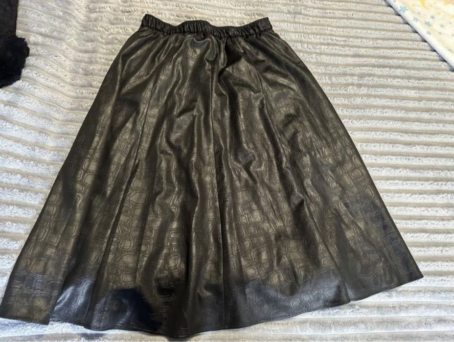Шикарна стильна максі спідниця під шкіру