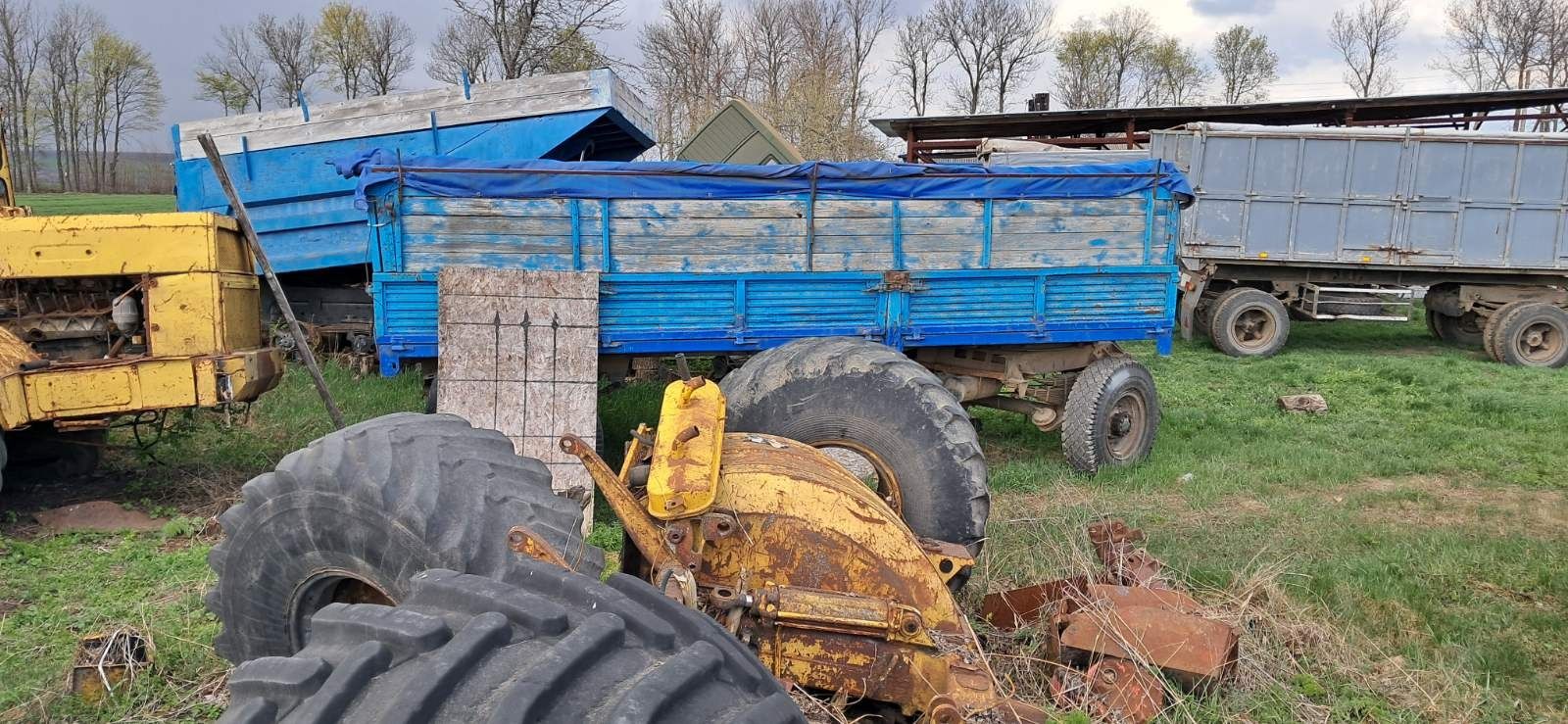 продам прицеп камазовський
