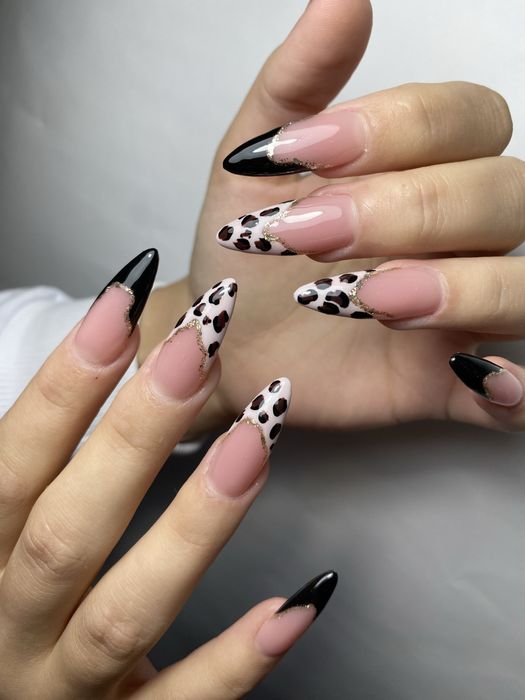 Нарощення нігтів 850