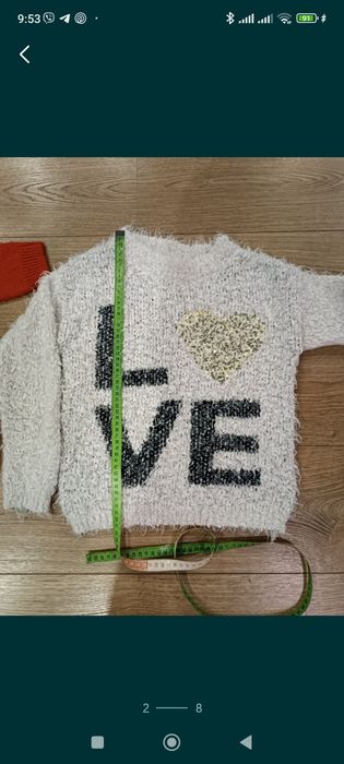 Свитер  с паетками ,новогодний ,праздничный на девочку 8-12 лет