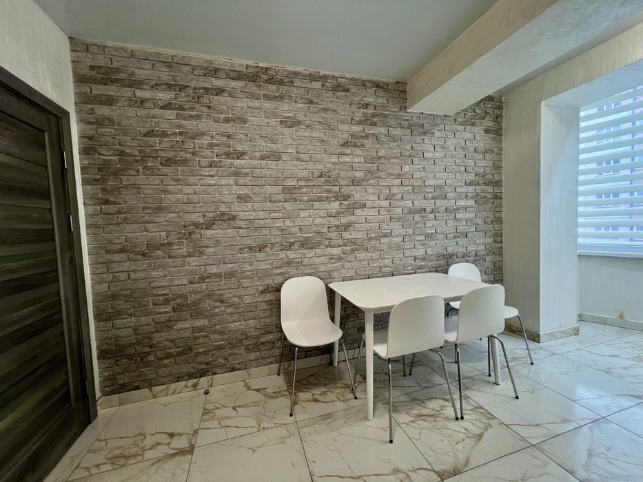 Район торгового центру Майдан .