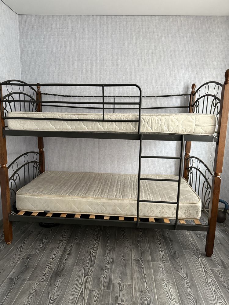 Двухповерхове ліжко
