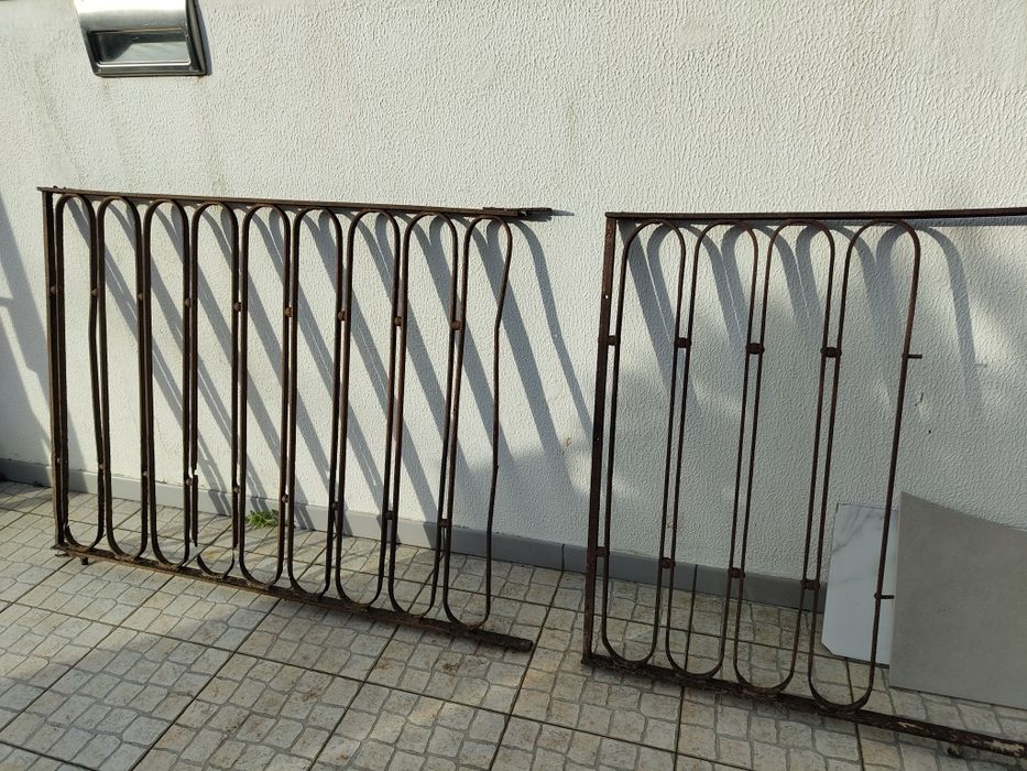 Gradeamentos Antigos em Ferro Maciço de Varanda
