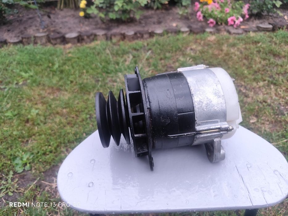 Новий генератор МТЗ,ЮМЗ,Т-40,Т-25,Т-16 трактор 14В 700Вт. Гарантія.