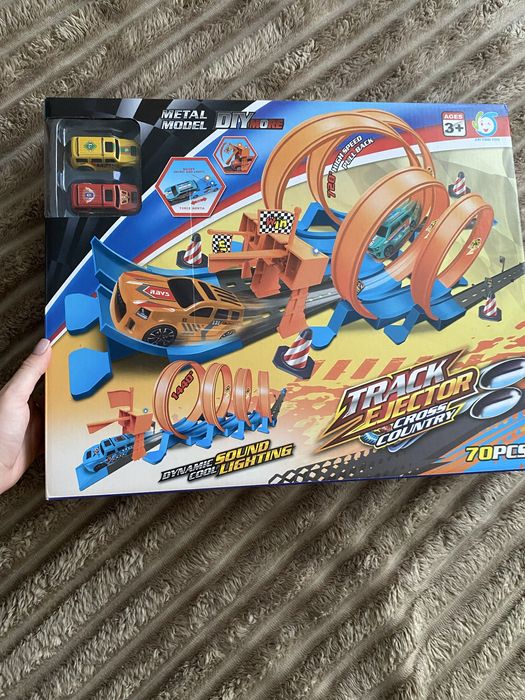 Скоростной трек ,гонки