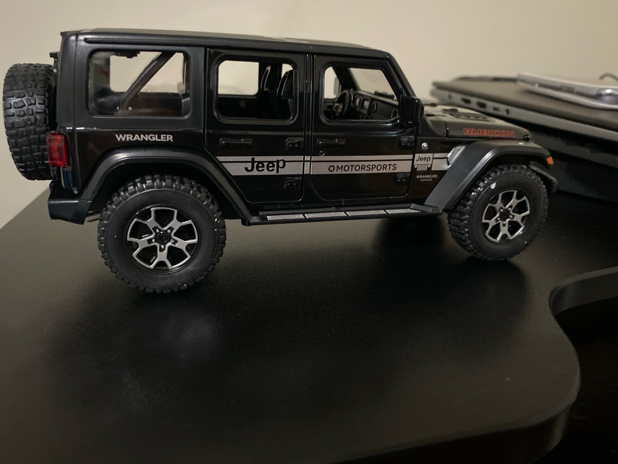 Машинка металева Jeep Wrangler 1:22