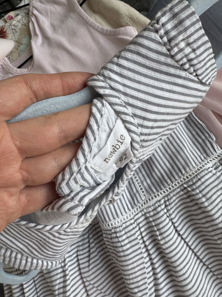 Zestaw sukienek dla dziewczynki. Zara, Coccodrillo, H&M, Newbieх
