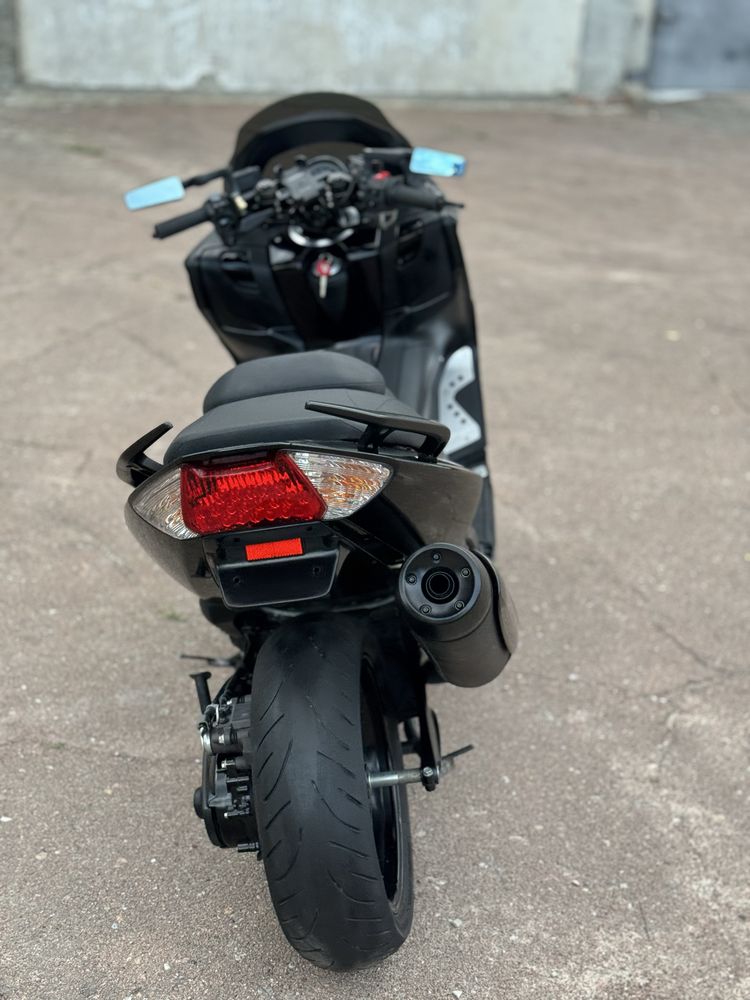 Максі - скутер Yamaha T-MAX 500 Ямаха з Японіі