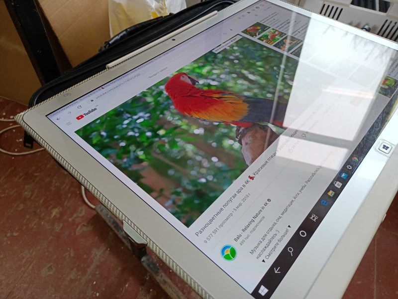 Захищений бізнес-планшет ноутбук Panasonic Toughpad -Екран 20 дюймі 4К