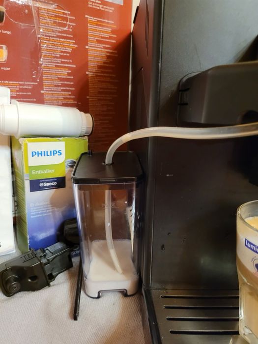 Кавоварка кавомашина Philips стан нововоі  з дому