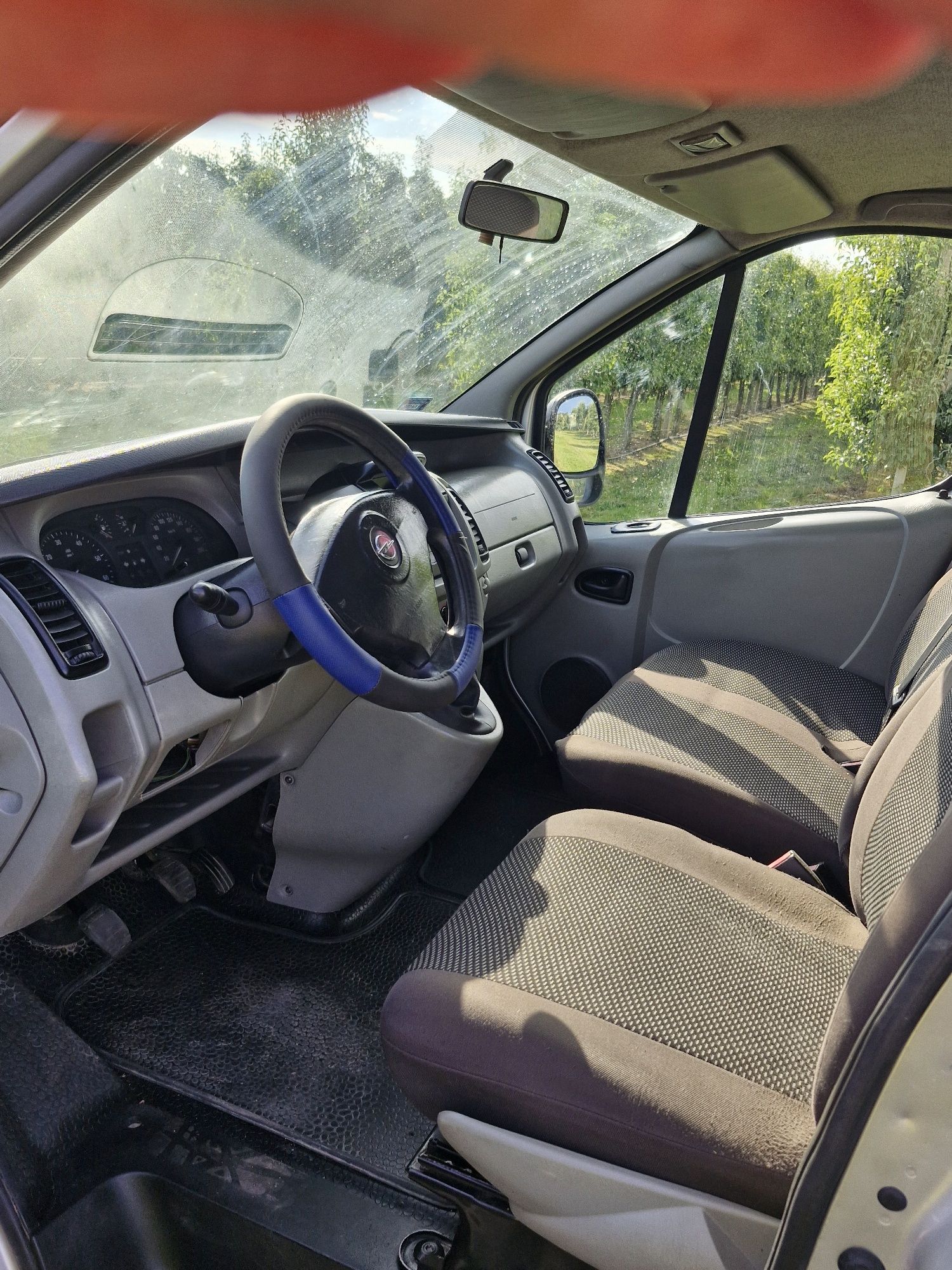 Opel Vivaro Long 6 osób