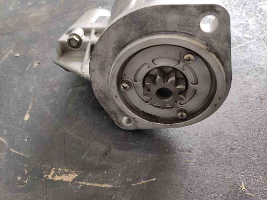 Motor de arranque Nissan TD 25   2001