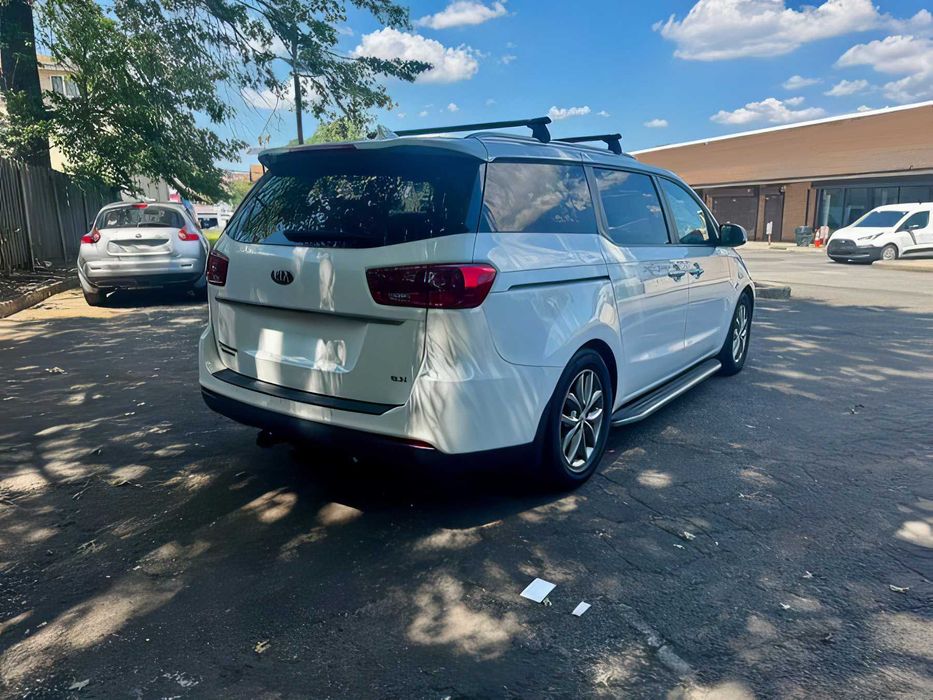 Kia Sedona      2019