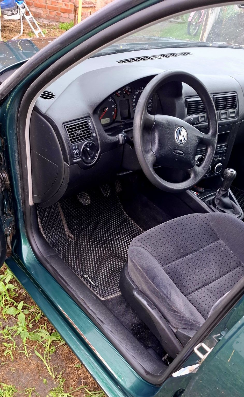 Продам Volkswagen Golf 4