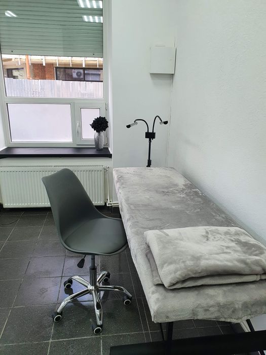 Оренда частини кабінету, робоче місце в косметологічному кабінеті.