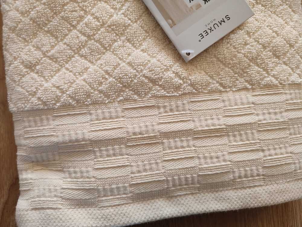 Ręcznik kąpielowy SMUKEE 70x140 kremowy nowy