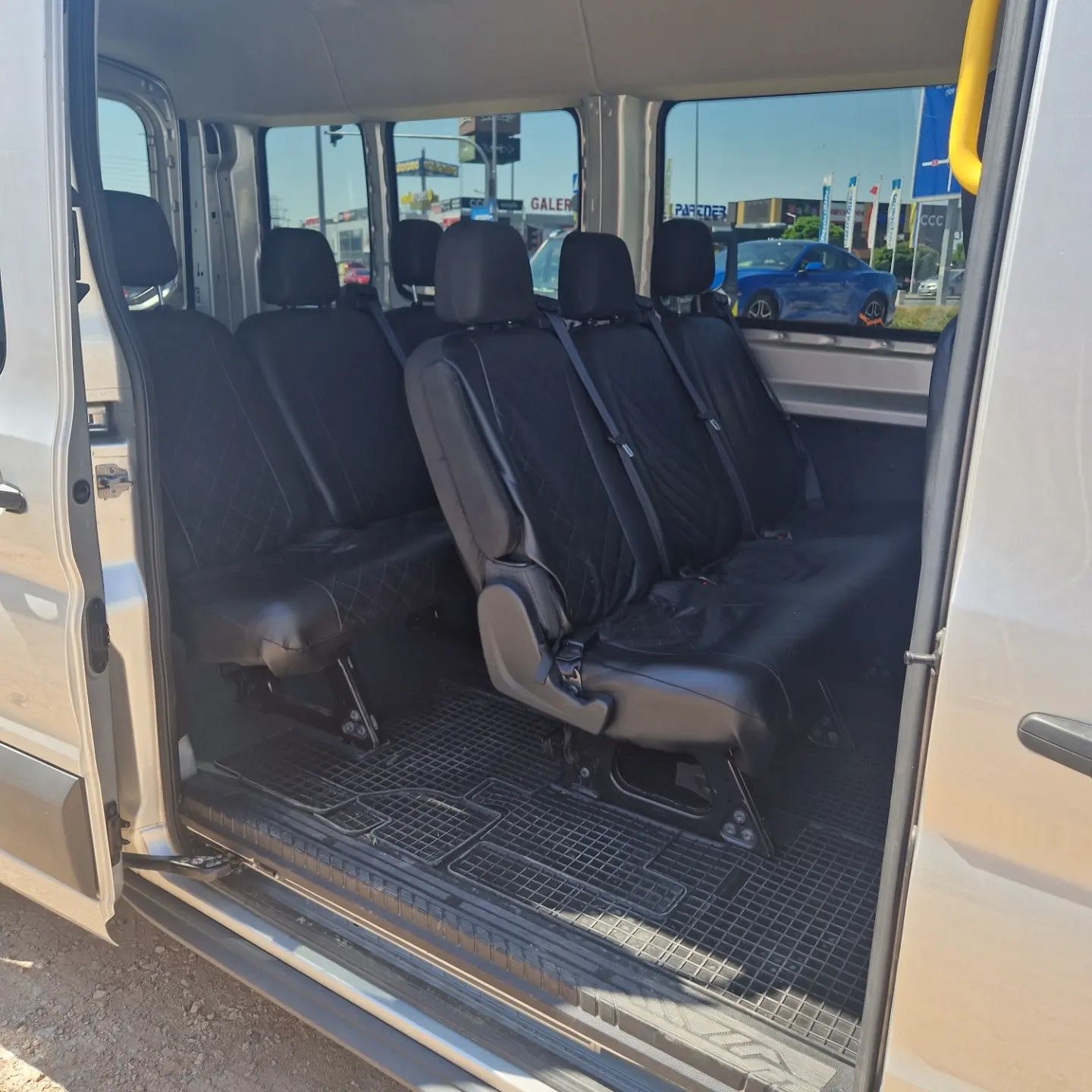 Mini Van VIP Wynajem Bus 9-osobowy wypożyczalnia busów wynajem