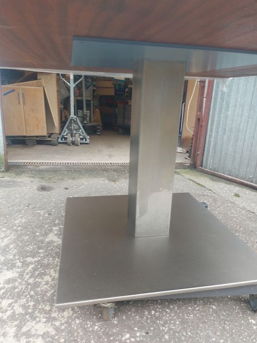 designerski industrialny stół jadalniany konferencyjny loft