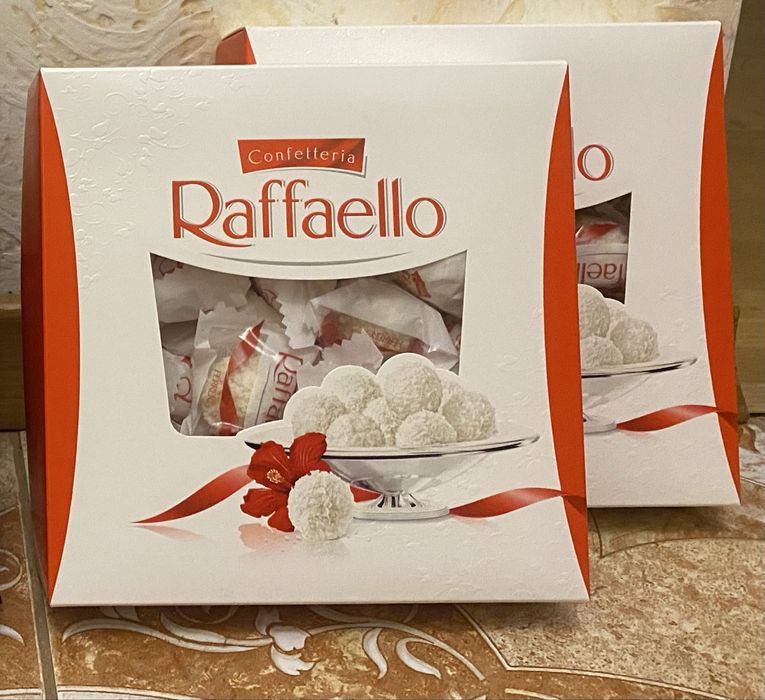 Подарункові набори Raffaello 260g