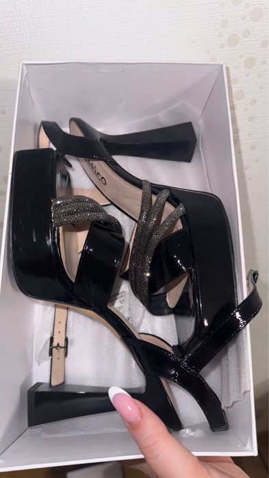 Босоніжки жіночі на підборах, ATTICO