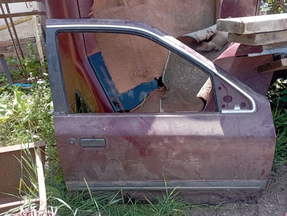 Двері Форд Скорпіо 1992 р.