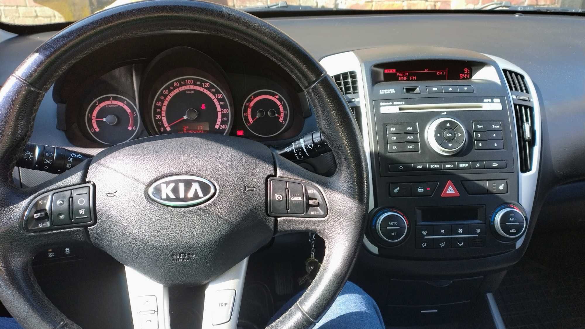 Kia Ceed 1.6 CRDI zadbana 2012r