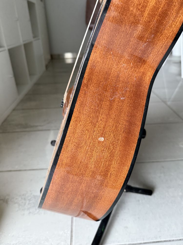 Takamine g220 + gratis stroik, stojak