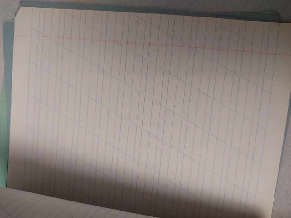 Продам тетради в косую линию