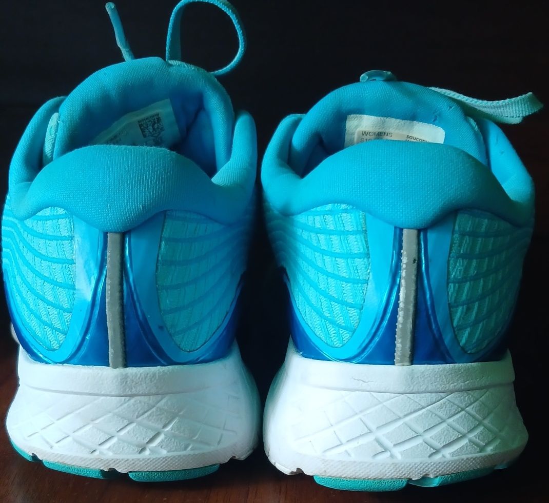 Кросівки Saucony 40,5 розмір