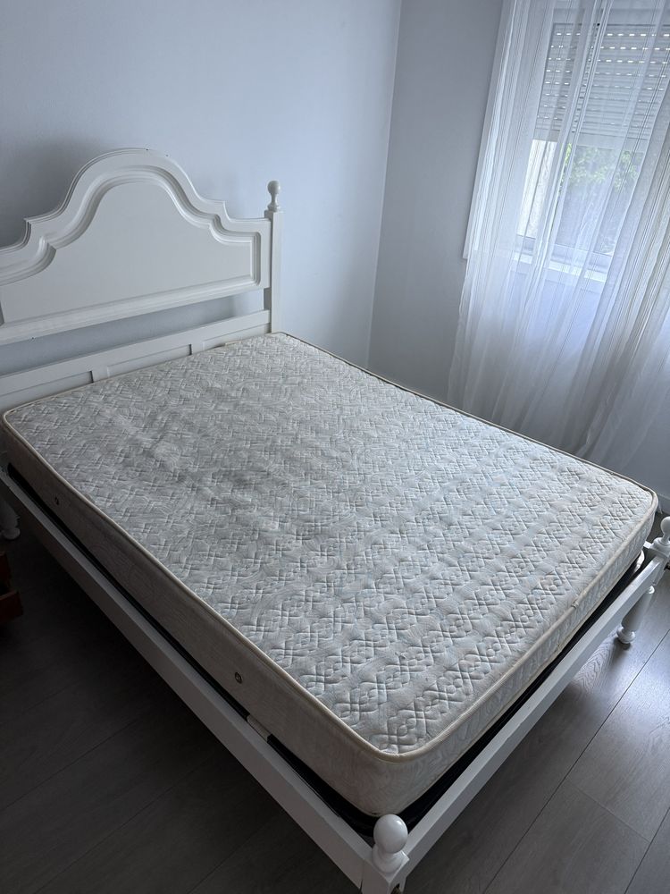 Cama de casal + estrado + colchão