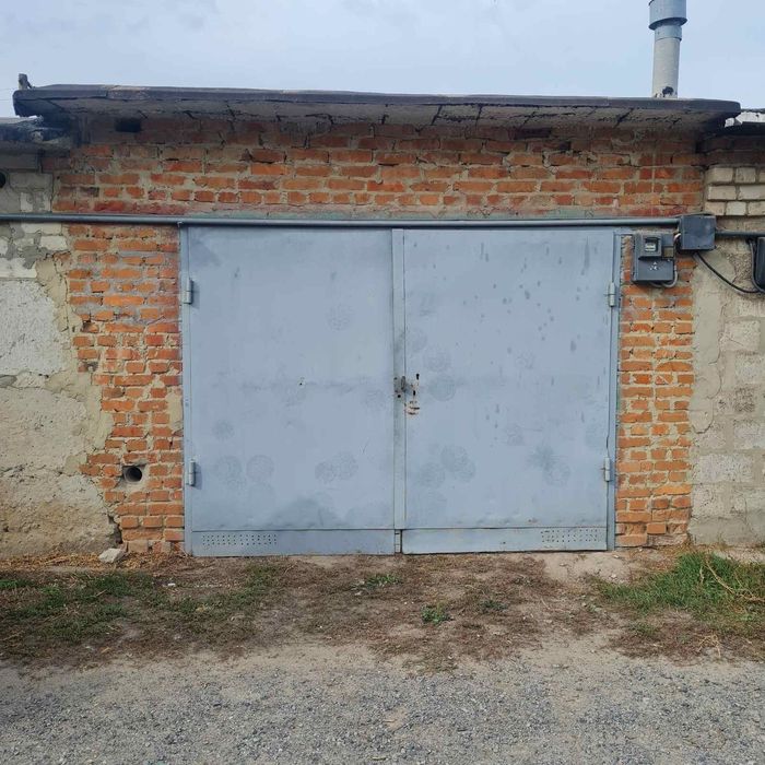 Продам капитальный гараж в ГК "Надия",на Солнечном(м.Инудустриальная)