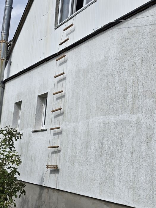 Мотузкова драбина