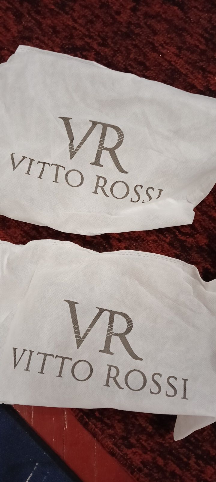 НОВІ Vitto Rossi шкіряні жіночі кросівки на хутрі