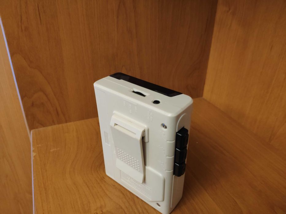 Продам кассетные плееры  CROWN SZ-33 и Sony Walkman WM-EX150