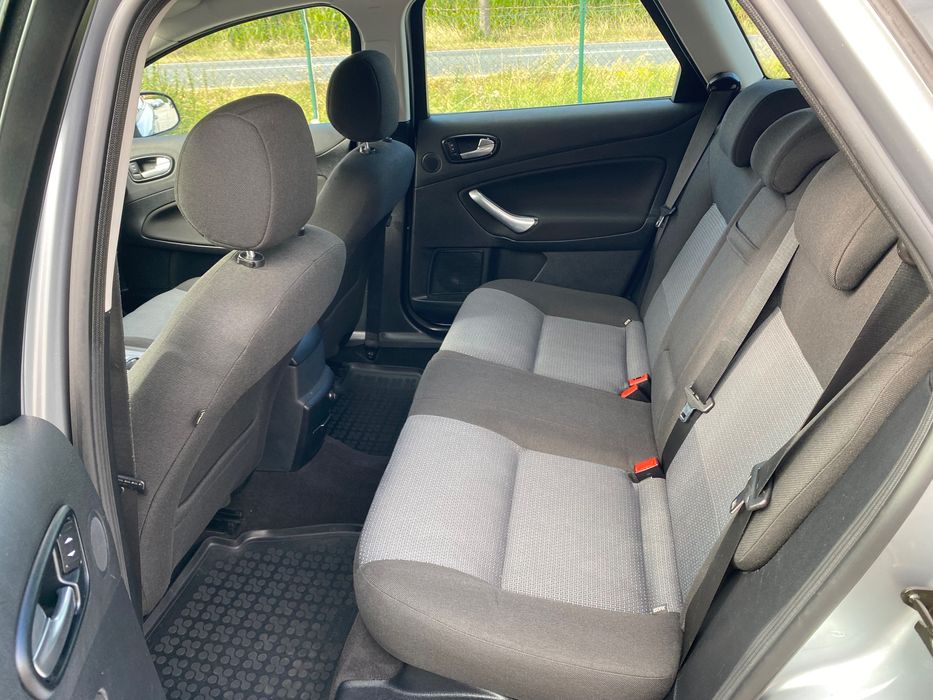 Ford Mondeo 1.6 benzyna niski przebieg zadbany