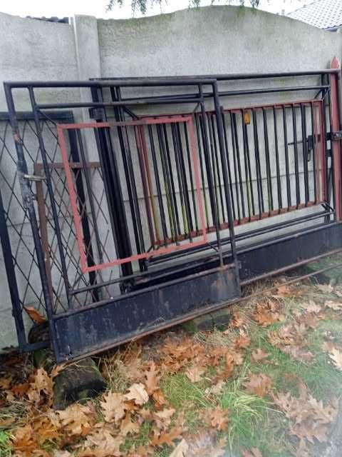 Brama wjazdowa z furtką