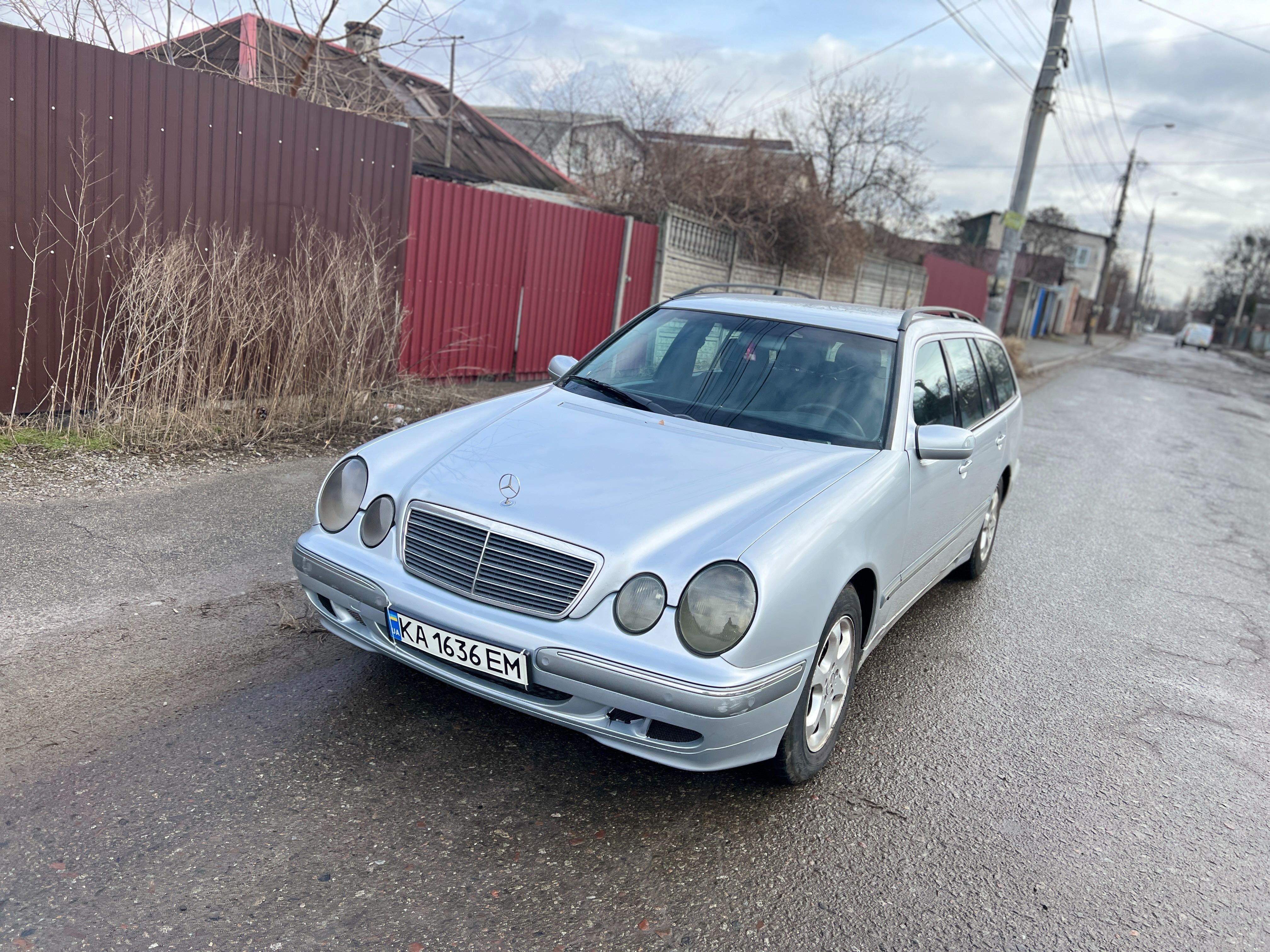 Mercedes E220 CDI 2.2 дизель автомат универсал 2002