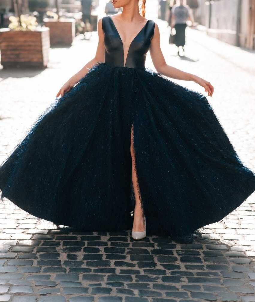Продається нове шикарне вечірнє плаття Katy Corso couture.