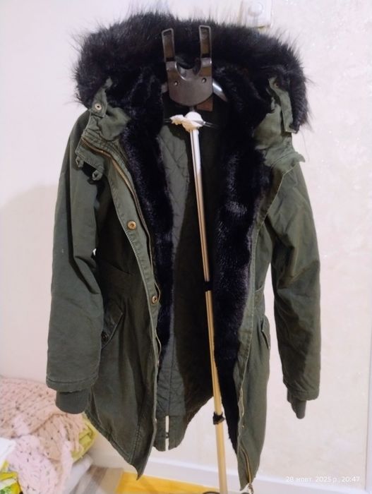 Парка дуже тепла і удобна
