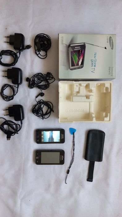 Телефони мобільні Samsung GT-S 5233 T