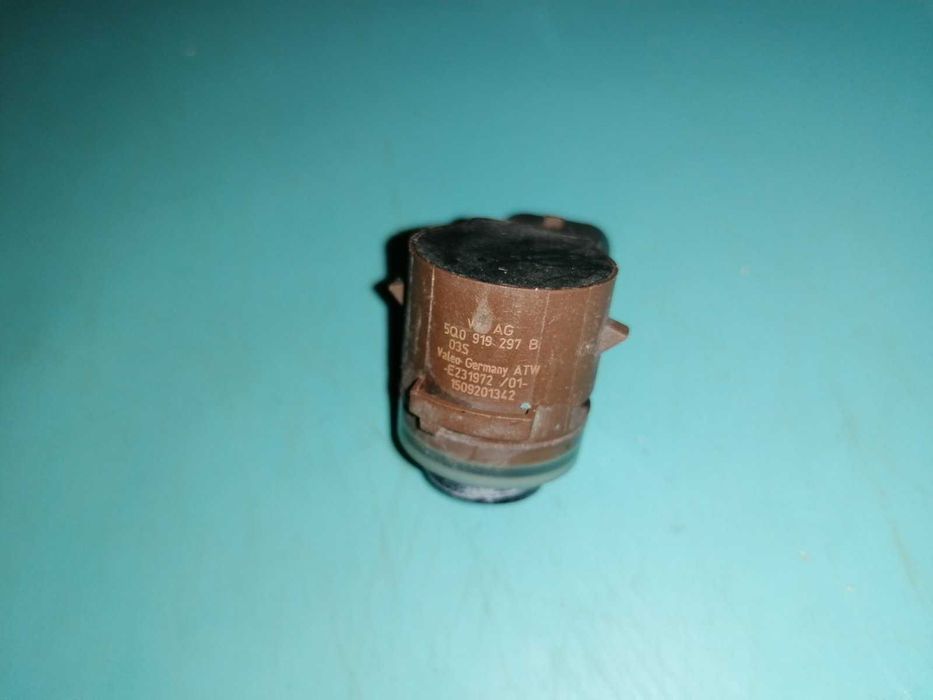 парктронік,підкрилок,шланг омивача фар, насос бачка,важіль Audi E-tron