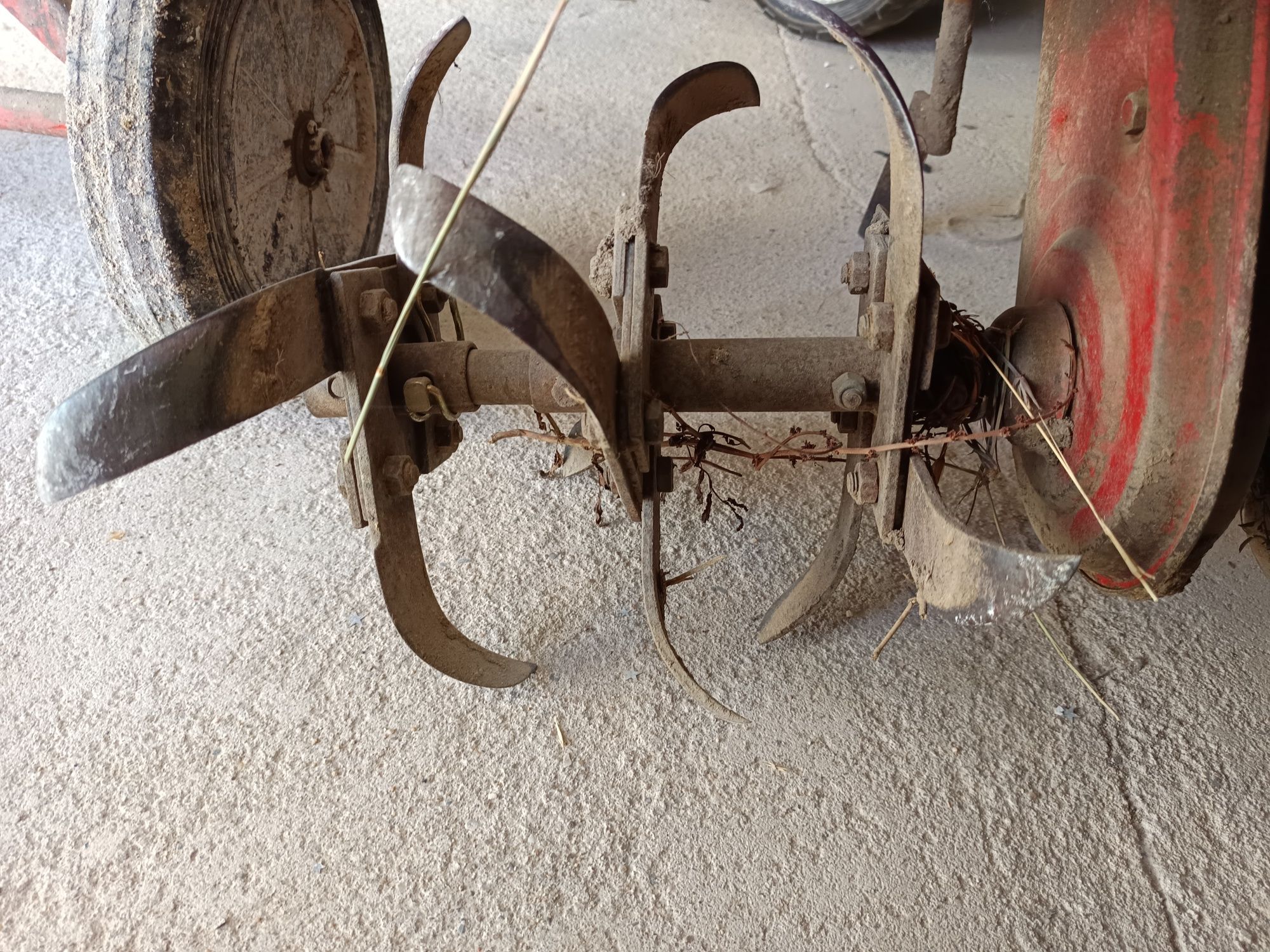 Motoenxada 5hp bouyer