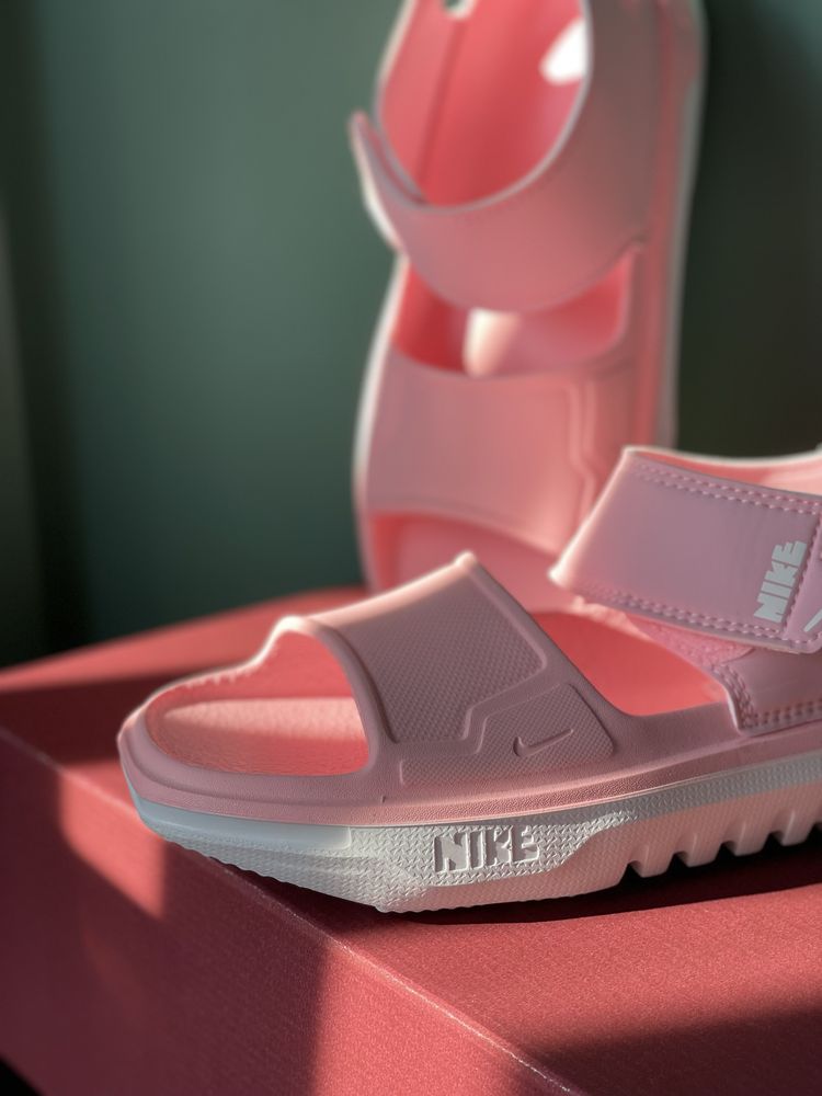 Жіночі сандалі Nike Playscape Pink