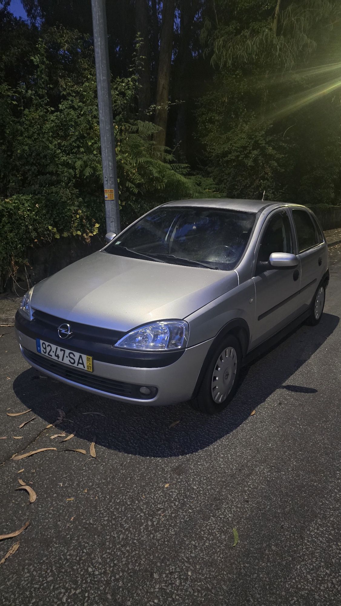 Opel Corsa 1.2 (2001) – Ideal para o Dia a Dia!