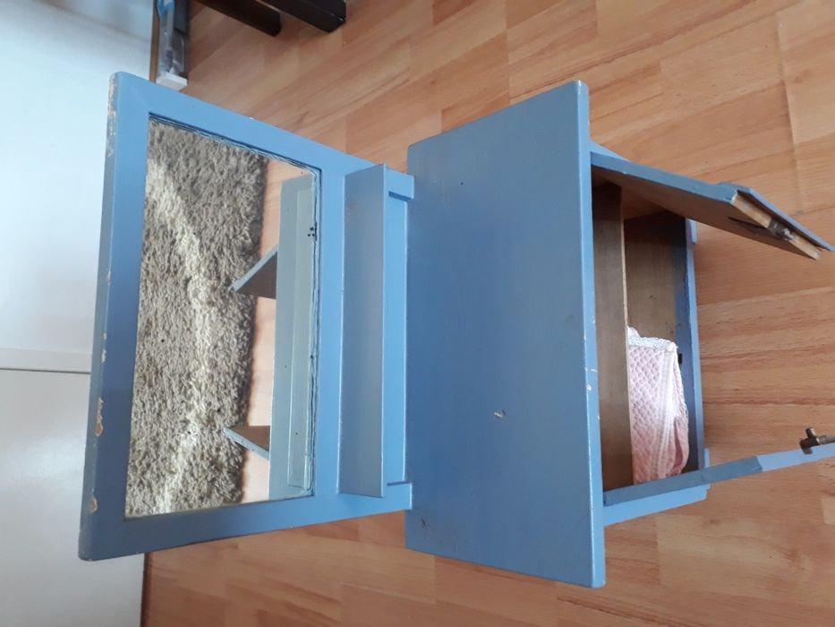 Piękna duża sypialnia dla lalek drewniana z czasów PRL.